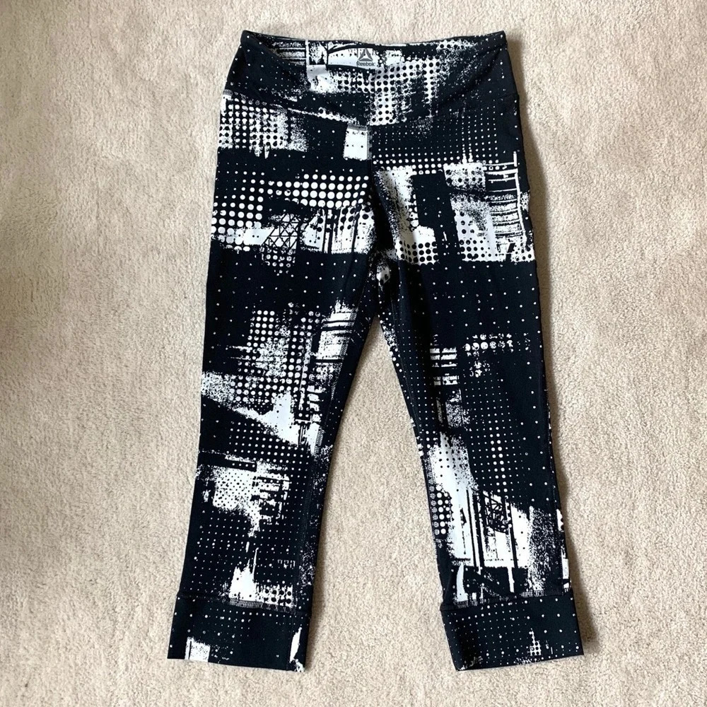 REEBOK Speedwick workout capri leggings, S